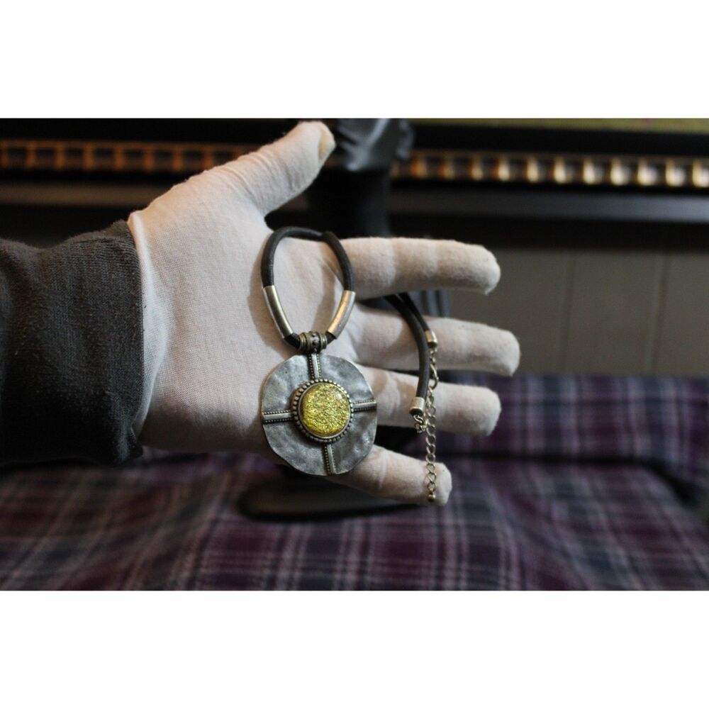 Silver Tone Crackle Acrylic Tribal Primitive Brutalist Necklace - Picture 8 of 10